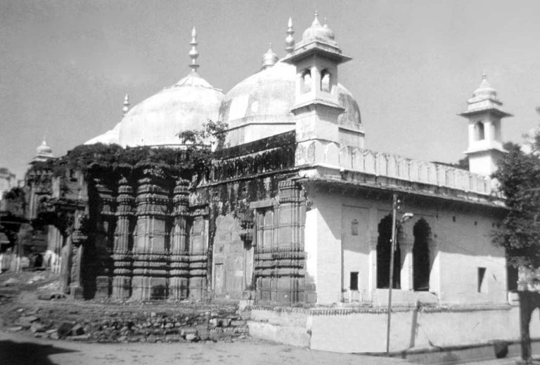 वाराणसी: श्रृगांर गौरी की नियमित पूजा के मामले में हाईकोर्ट ने अंजुमन इंतजामिया कमेटी की याचिका को किया खारिज