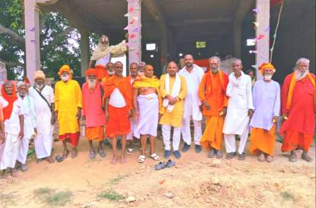 नन्दगंज में निर्माणाधीन हनुमान मंदिर परिसर में हुआ विशाल भंडारे का आयोजन।