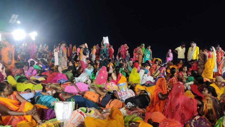 पुत्रों की सलामती और दीर्घायु के लिये माताओं ने रखा जिउतिया का व्रत