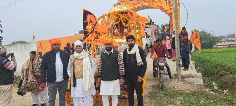 विश्व हिंदू परिषद के नेतृत्व में निकाली गई भव्य श्रीराम शोभायात्रा