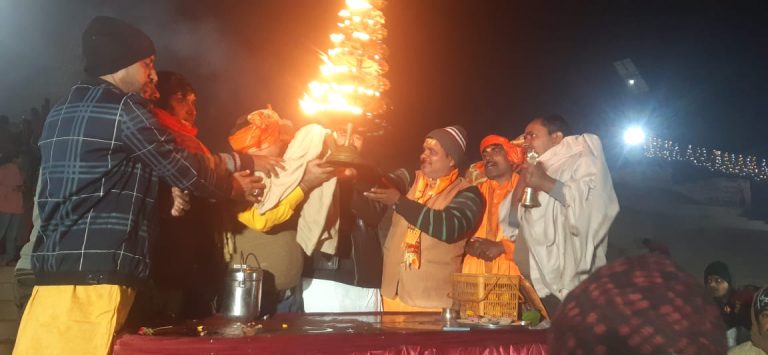 श्री राम लला के प्राण प्रतिष्ठा के पावन पर्व पर दीपोत्सव व भव्य आरती का हुआ आयोजन