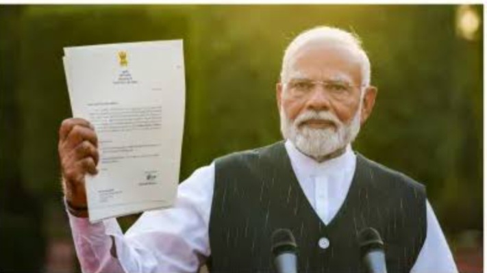 नरेन्द्र मोदी तीसरी बार प्रधान मंत्री की शपथ , महात्मा गांधी और अटल जी की समाधि पर दी श्रद्धांजलि।