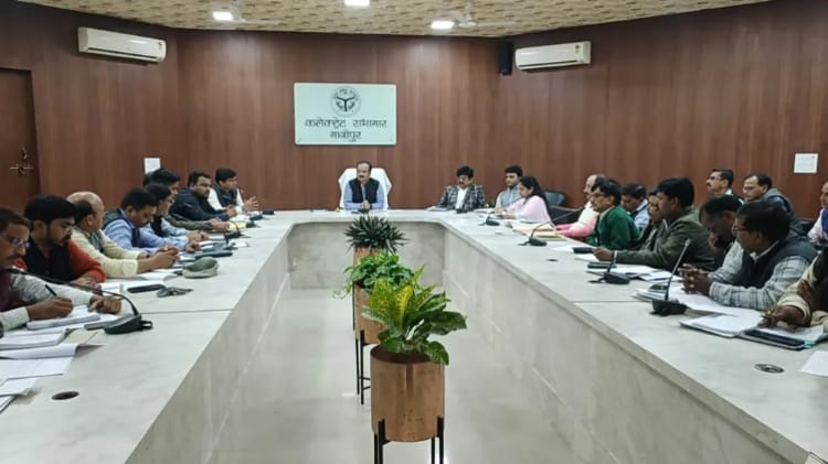 पात्र लाभार्थीयों को योजना से करें लाभान्वित: सीडीओ