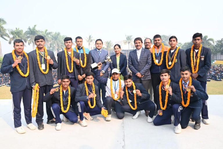 सन शाइन पब्लिक स्कूल में सम्मान समारोह का आयोजन