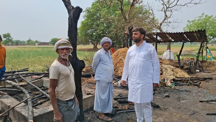 आग का कहर : सात झोपड़ी जलकर हुई राख