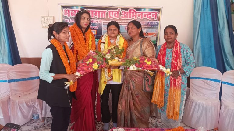 थाईलैंड से रजत पदक जीतकर लौटी दिलदारनगर की बेटी शिखा का हुआ भव्य स्वागत